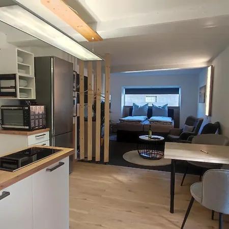 Westerwald Moderne In Zentraler Lage Mit Wlan & Komfort Appartement