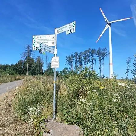 Westerwald Moderne In Zentraler Lage Mit Wlan & Komfort Appartement